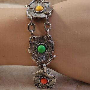 Flower bracelet